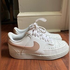 Nike fashion sneakers size 6.5